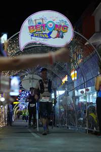 BIB: 101
                            <button type="button" onclick="openModal(21830531)" class="btn btn-primary btn-sm float-right btn-popup" data-toggle="modal" data-target=".modal-high-quality">
                        <i class="fas fa-shopping-cart"></i> Add to Cart
                    </button>
                                            <button type="button" onclick="isThisMe(21830531, true)" class="btn btn-success btn-sm float-right btn-popup btn-isme hidden" data-toggle="tooltip" data-placement="bottom" title="นี่คือรูปของคุณใช่ไหม คลิกที่นี่เพื่อเอาเข้าอัลบั้ม">
                        <i class="fas fa-plus"></i> Add to album
                    </button>
                    <button type="button" onclick="isThisMe(21830531, false)" class="btn btn-warning btn-sm float-right btn-popup btn-isnotme hidden">
                        <i class="fas fa-ban"></i> Remove from album
                    </button>